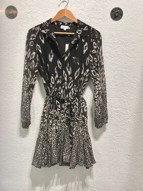 Velvet Heart Black and Cream Printed Long-Sleeve Tie-Waist Dress